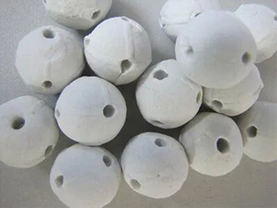 inert ceramic ball for multi-component separation columns